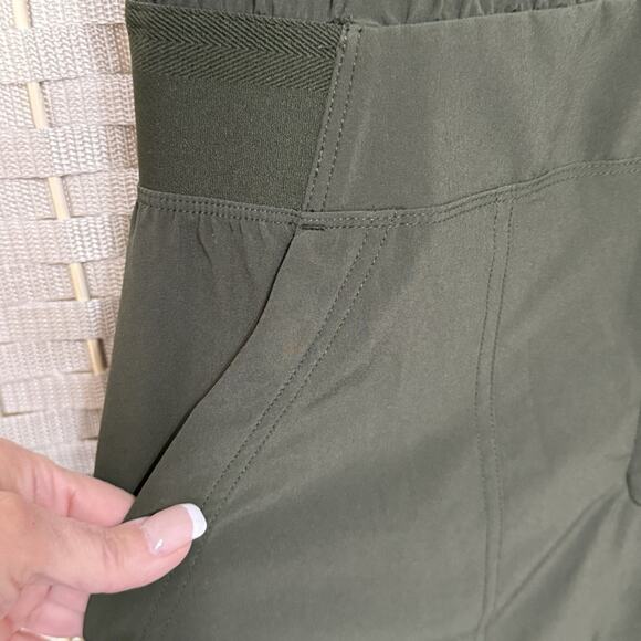 Athleta Brooklyn Utility Romper Size 10 Dark Olive Green Zip Front Pockets EUC - Picture 5 of 11
